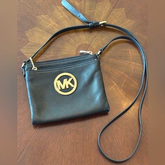 Michael Kors Pink Leather Crossbody with Gold Cutout Detail - Picture 1 of 3